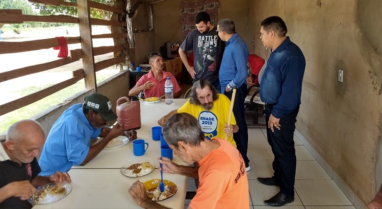 CASA GILEADE: Deputado Alex Silva realiza visita a Comunidade Terapêutica