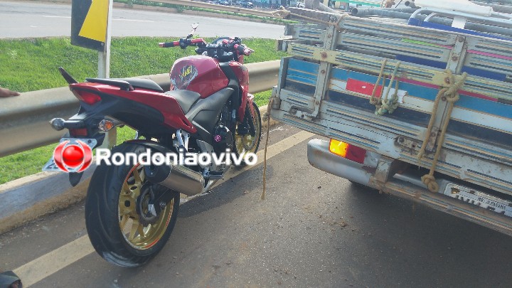 NO VIADUTO: Caminhonete parada causa grave acidente com motociclista em Porto Velho