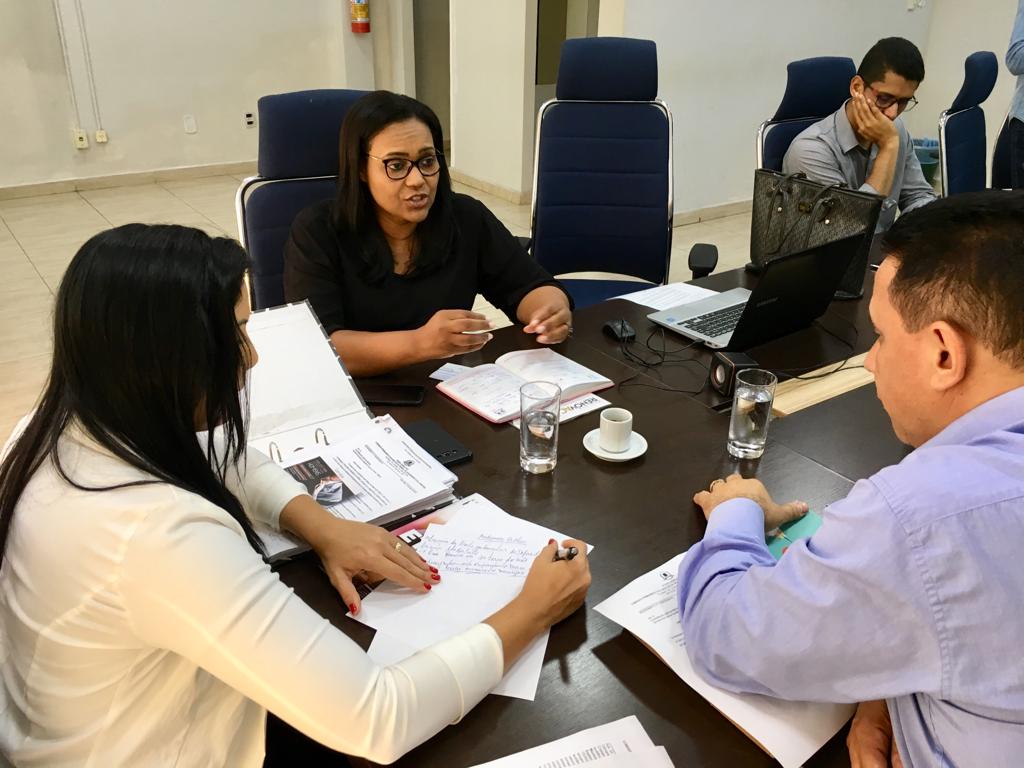 CONSELHOS TUTELARES: Joelna Holder participa da reunião da Comissão de Crianças e adolescentes