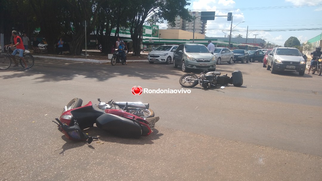 COLISÃO: Acidente envolvendo três veículos deixa motociclistas feridos na Jorge Teixeira