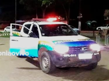 TRAFICANDO: Adolescente é flagrado vendendo entorpecente em arraial na zona Leste