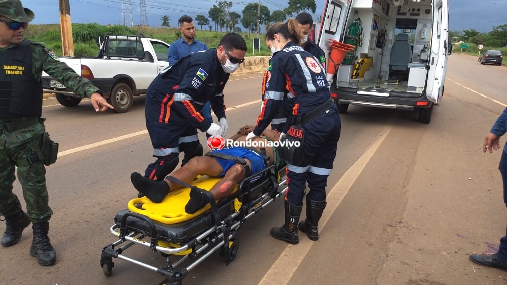 INCONSCIENTE: Idoso fica desacordado ao sofrer queda de motocicleta na BR-364