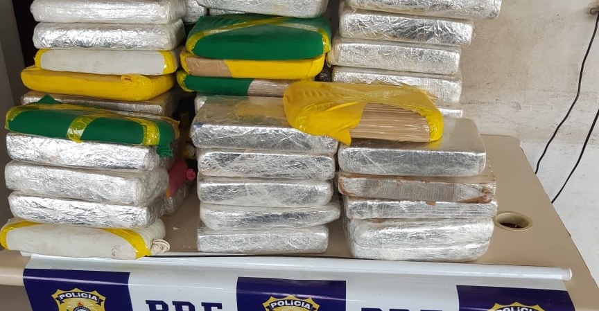 VÍDEO: PRF encontra mais de 70 quilos de cocaína em carreta com fundo falso