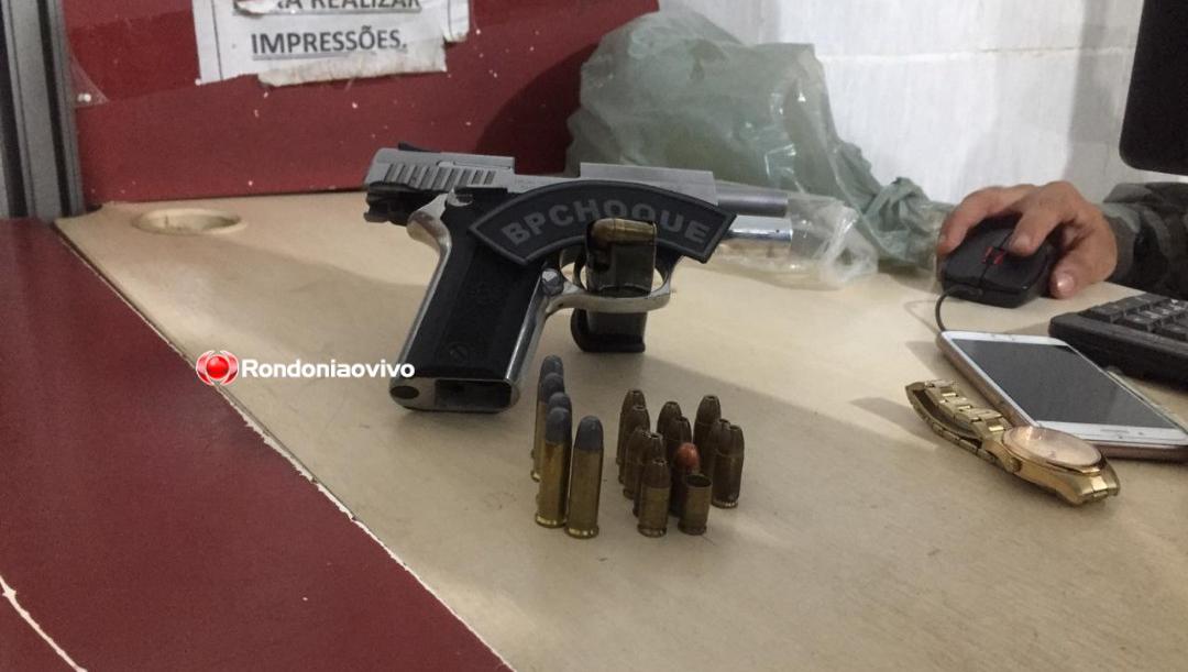 DENÚNCIA: Batalhão de Choque prende dois com pistola e munições dentro de casa