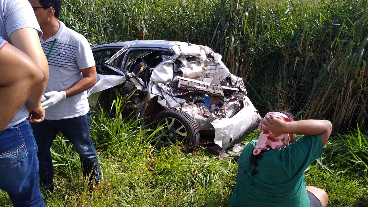 FORTE IMPACTO: Grave acidente na BR-364 deixa criança e mais quatro pessoas feridas