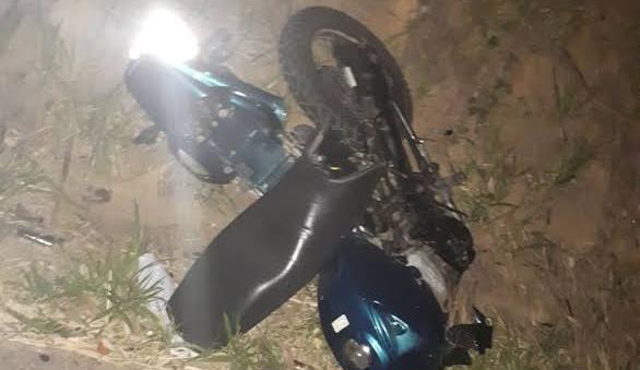 DISCUSSÃO E FÚRIA: Motoboy tem veículo destruído por cliente durante entrega de pedido em casa