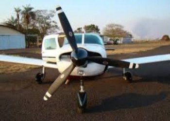 Avião que caiu com 3 pessoas a bordo é encontrado