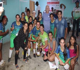 Deputado Airton prestigia final de torneio Ruralzão feminino em Ji-Paraná