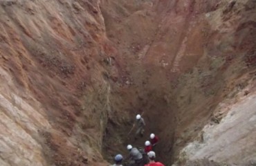 SANTA LUZIA – Quatro pessoas morrem soterradas enquanto construíam canaleta - Fotos