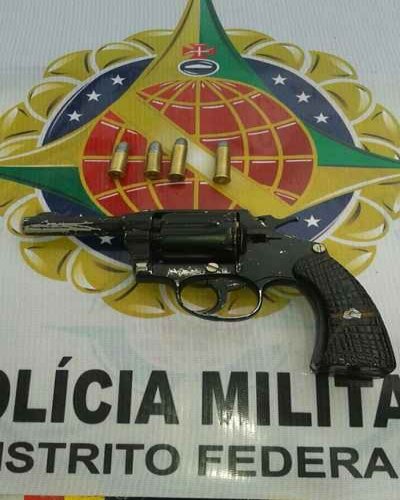 Durante assalto mulher reage e toma arma de bandido