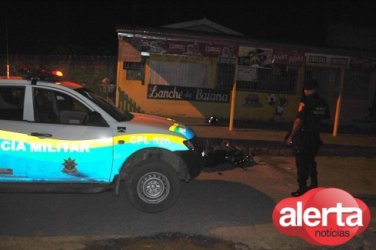 Homem sofre ataque enquanto bebia em bar