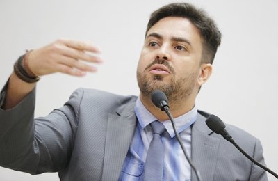 Léo Moraes quer explicações de operadoras de telefonia móvel