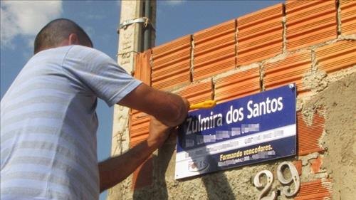 Município firma termo com iniciativa para sinalização de Ruas e Avenidas