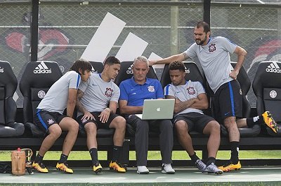 Vídeos no WhatsApp são armas para Corinthians na Libertadores