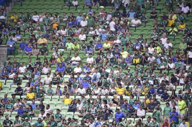 Palmeirenses xingam Dilma após jogo no Allianz Parque