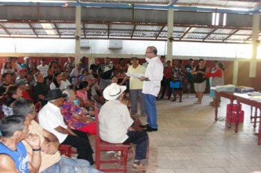 Sindsbor recebe denúncias em reunião na Boca do Acre 