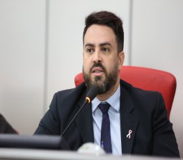 Léo Moraes propõe debate sobre a pílula do câncer