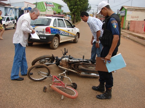 Acidente na Calama envolve moto, bicicleta e uma criança de dez anos