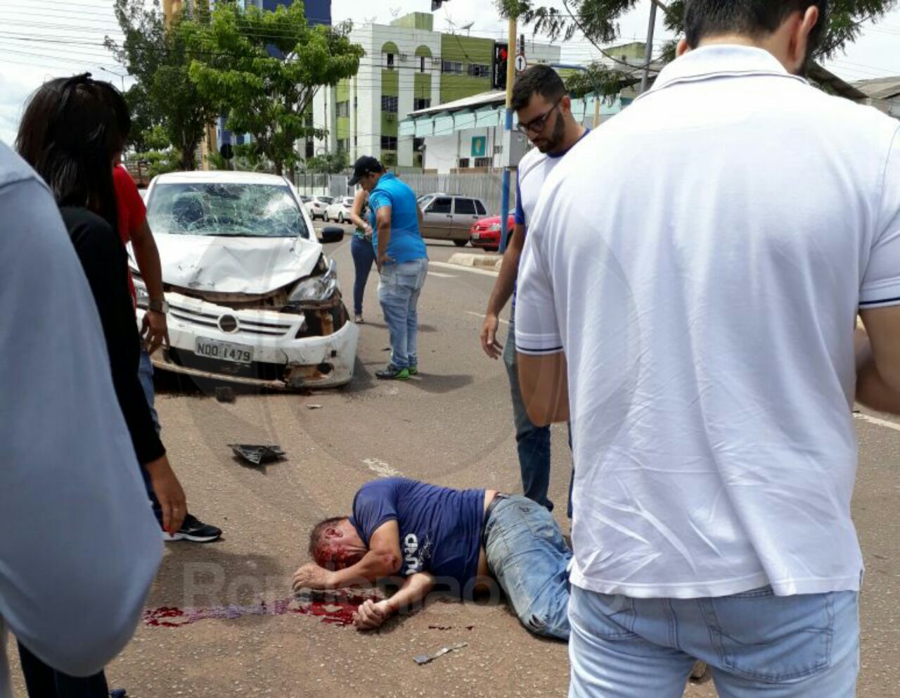 ATROPELADO: Motociclista fica em estado gravíssimo em acidente na capital