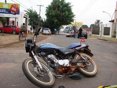 Quatro veículos se envolvem em acidente na avenida Dom Pedro II com Brasília