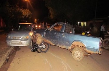 OURO PRETO - Motorista embriagado arrasta moto por cem metros e só para ao bater em veículo