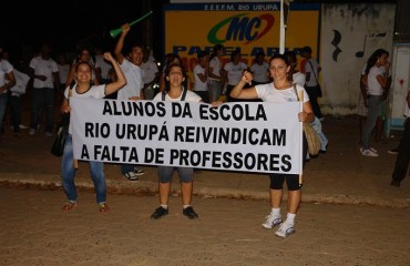 JI-PARANÁ – Falta de professores gera protesto de alunos 