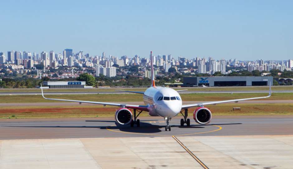 GREVE: Falta combustível em oito aeroportos do país, diz Infraero