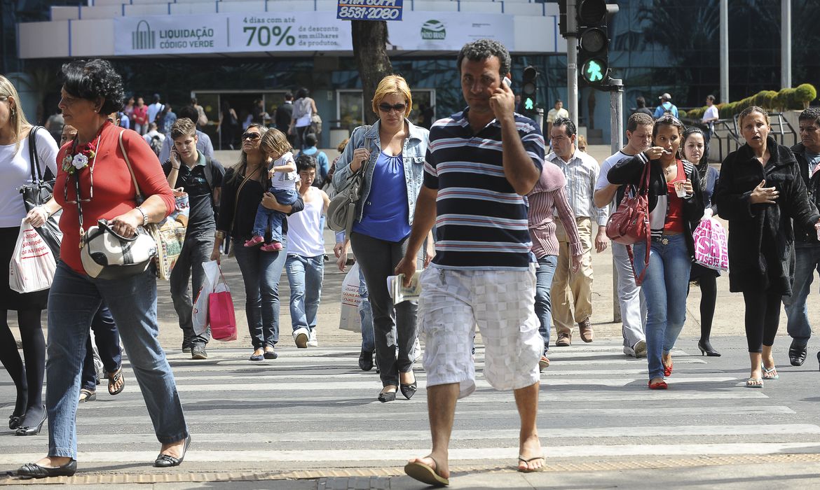 RECORDE: Mais de 14 milhões de brasileiros estão desempregados, estima IBGE