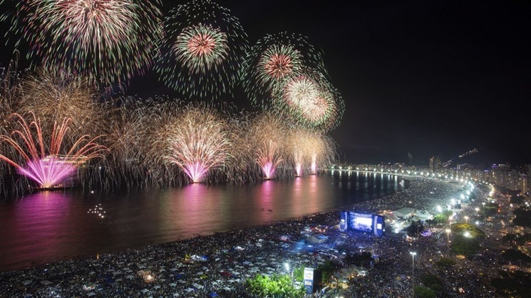 ESPERANÇA: Cidades brasileiras se preparam para o Réveillon 2022