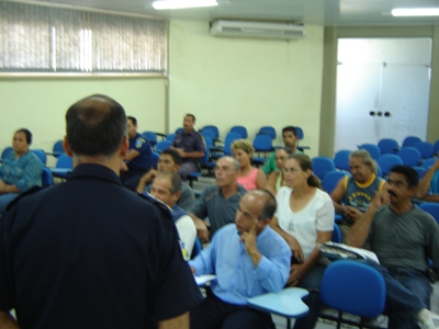 Policiais Militares se reúnem com presidentes de bairros da zona Leste da capital para discutir segurança pública