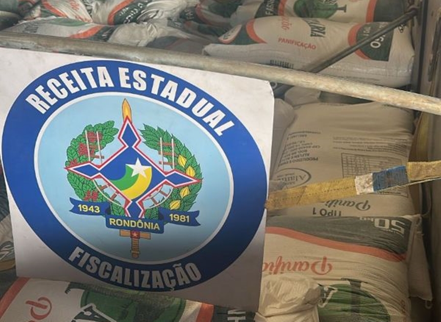 ABORDAGEM: Carga de 50 toneladas de farinha é apreendida com nota irregular