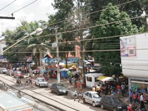 Prefeitura ativa lei de 12 anos para retirar placas publicitárias do comércio no centro da Capital e contraria empresários