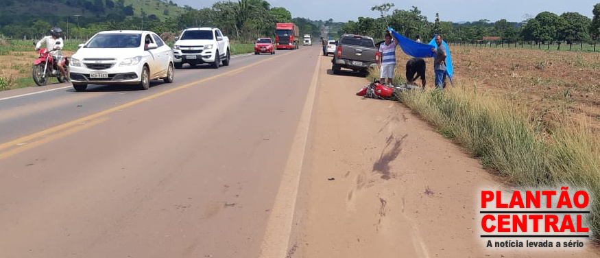 TRÁGICO: Motociclista morre após violenta colisão com caminhonete na BR-364