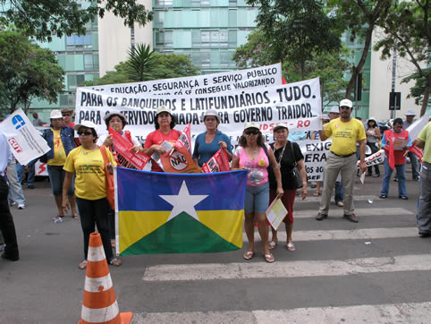 Sindsef envia servidores para participar de manifestação nacional em Brasília – Confira fotos