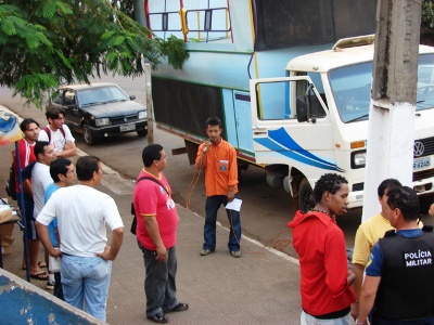 Pouco mais de 10 estudantes em ato público contra a corrupção