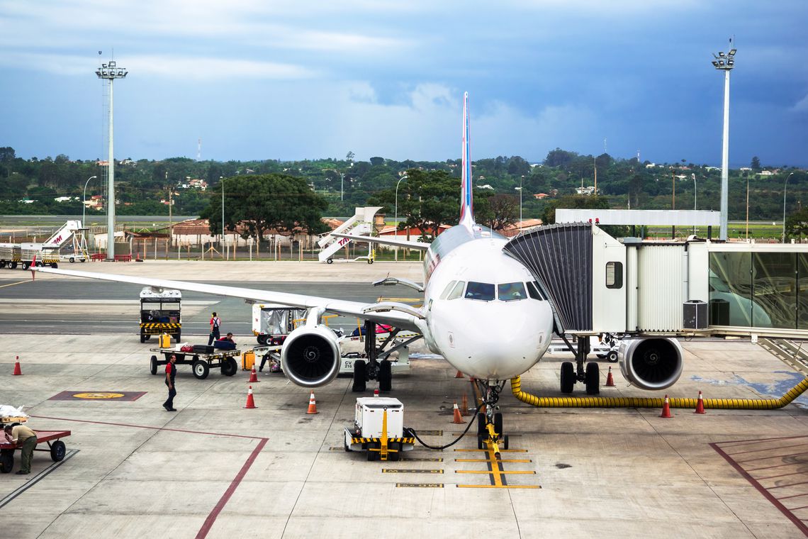 VOOS CANCELADOS: Combustível só dura até o fim desta manhã no aeroporto de Brasília