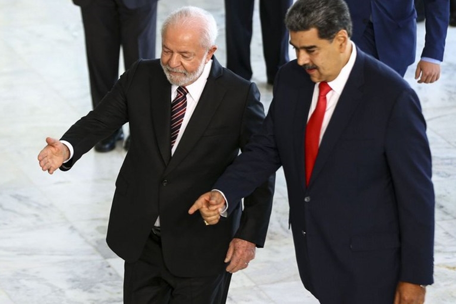 VENEZUELA: Lula decide enviar representante para posse de Maduro 