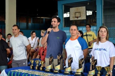 Vereador  acompanha eventos esportivos e apresenta projetos 