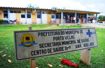 A CULPA É DE QUEM? - Fossa de Policlinica recém reformada estoura e diretora acusa empreiteira 