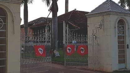 Oscar Maroni tem casa invadida por integrantes do MTST