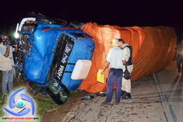 JI-PARANÁ  - Colisão ente três veículos na BR-364 quase termina em tragédia