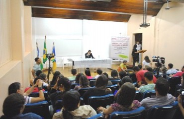 Palestra sobre academia e mercado marca primeiro dia da Jornada da comunicação 