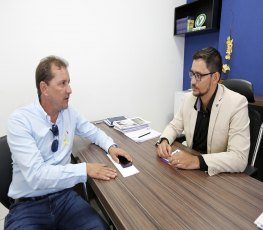 Anderson do Singeperon recebe o prefeito Hildon Chaves 