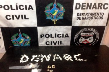 COCAÍNA - Traficante do bairro Triângulo é presa em flagrante pelo DENARC