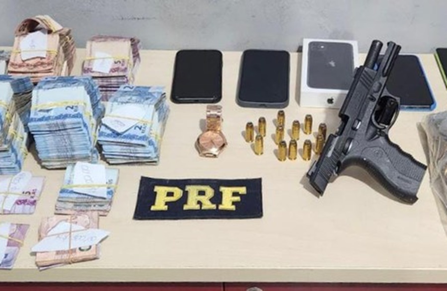 NA BR-364: Com alvará de soltura, homem é preso com pistola .45 e R$ 20 mil