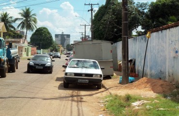 VIROU MODA – Baderna e bebedeira em frente casa noturna prejudica moradores do bairro Olaria