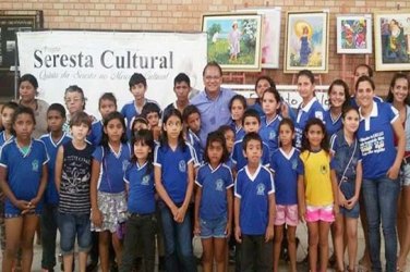 Alunos e professores da rede municipal são homenageados