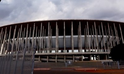 Banheiros e bebedouros são criticados no Mané Garrincha