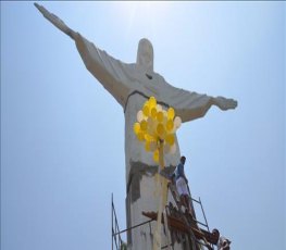 Estátua de Cristo com quase 20 metros de altura é inaugurada