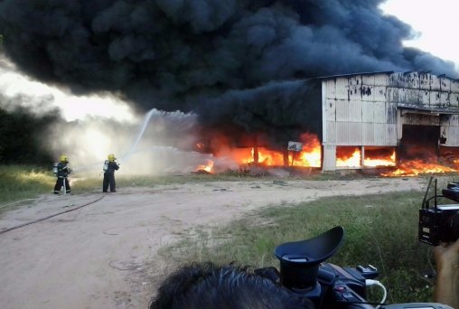 Galpão da Semma é destruído por incêndio de grandes proporções